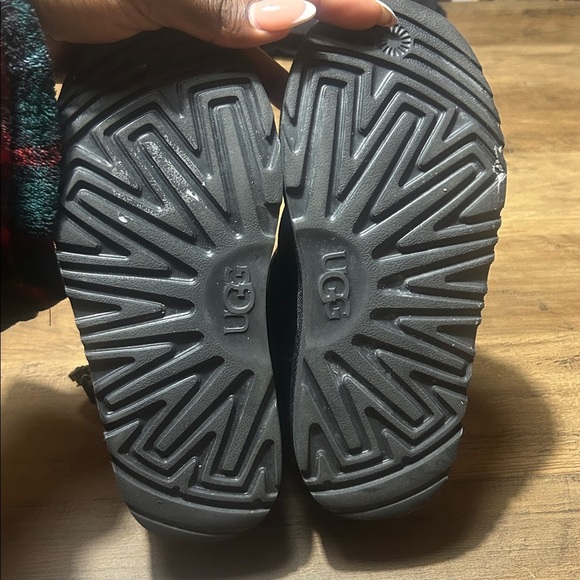 like new uggs classic - Picture 9 of 9